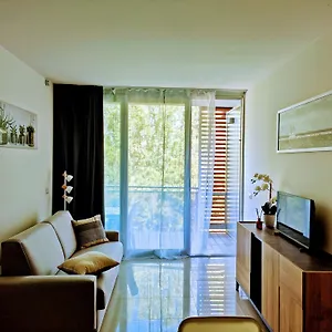 Mare45 - 10 Minutes Walk From The With One Private Ombrella And Two Sun-beds Eraclea Mare